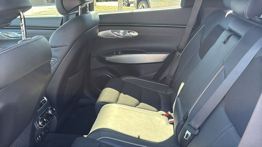 2023 Genesis GV70 2.5T