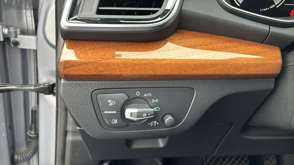 2023 Audi Q5 45 S line Premium quattro