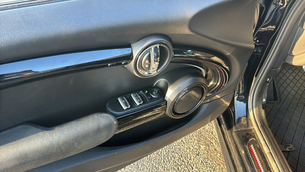 2024 MINI John Cooper Works Iconic